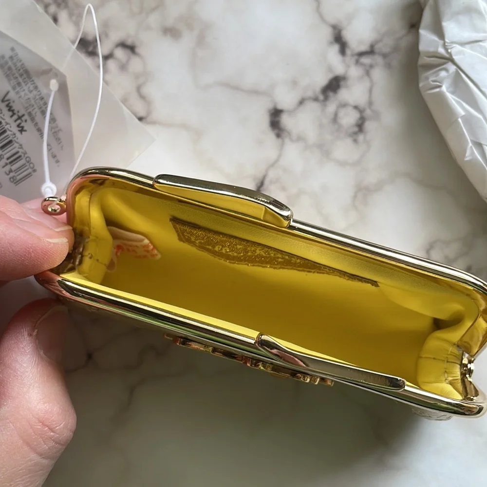 Vintage Sanrio Hello Kitty Vivitix - golden case - Picture 6 of 6